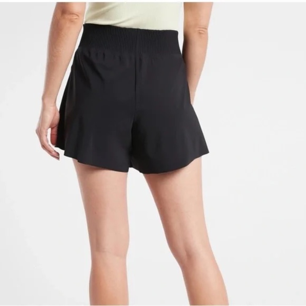 ATHLETA - Cosmic Flutter Black Shorts - L - Picture 2 of 9